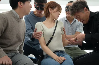 Anh xã thổ lộ nỗi lòng với cô vợ về sở thích “anh muốn nhìn em bị đụ tập thể”